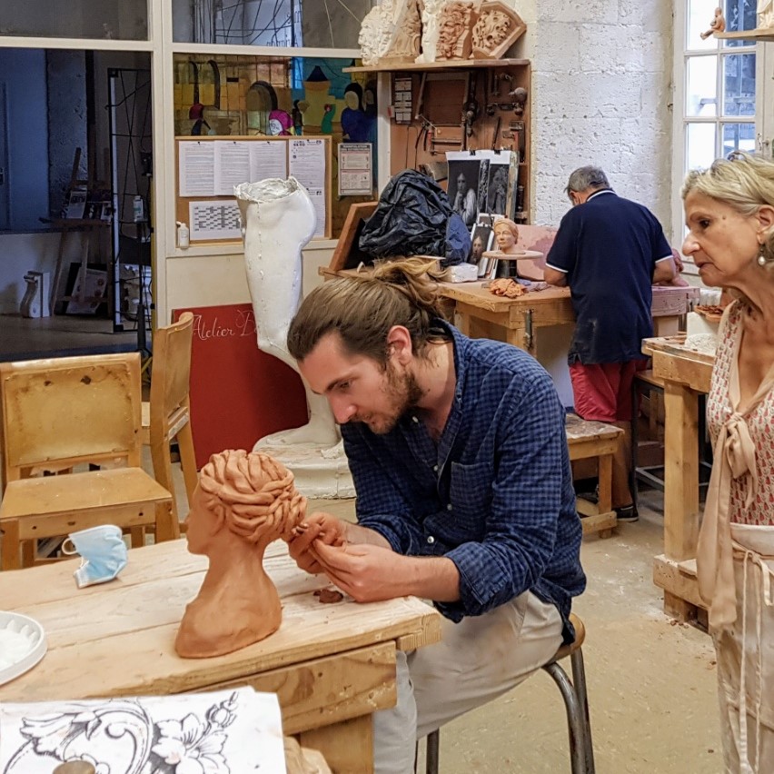 Nicolas Tarpin, intervenant extérieur en modelage et sculpture à l’Académie des Arts d’Avignon Nicolas Tarpin, intervenant extérieur en modelage et sculpture à l'Académie des Arts d'Avignon