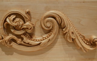 Bas-relief en bois, feuille d'acanthe de style Versaillais 17ème siècle